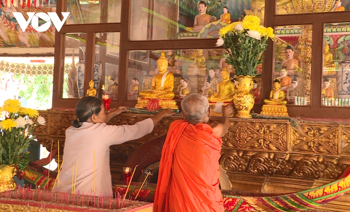 Đồng bào Khmer vui lễ Sen Dolta, an toàn phòng chống dịch